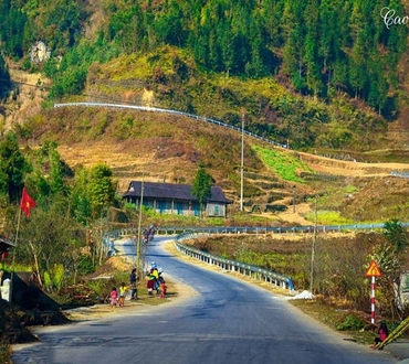 Discover the majestic beauty of Dong Van Rock Plateau