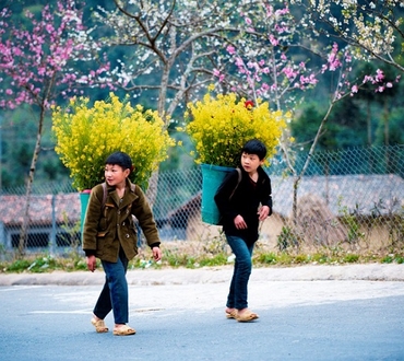 What is the best season to travel to Ha Giang?