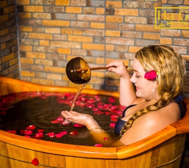 Red Dao Herbal Bath in Ha Giang: A Must After the Loop
