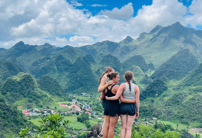 Scenic Stop on Ha Giang Loop