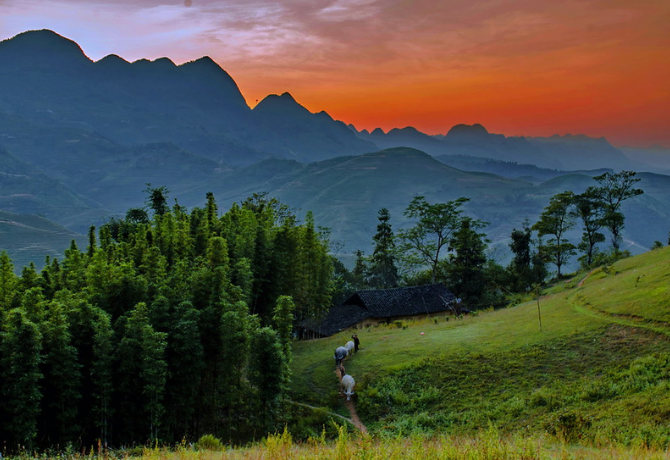 Sunset Ride Back to Ha Giang City