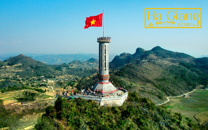 Historic Tham Ma Road and Lung Cu Flag Tower highlight the ride.