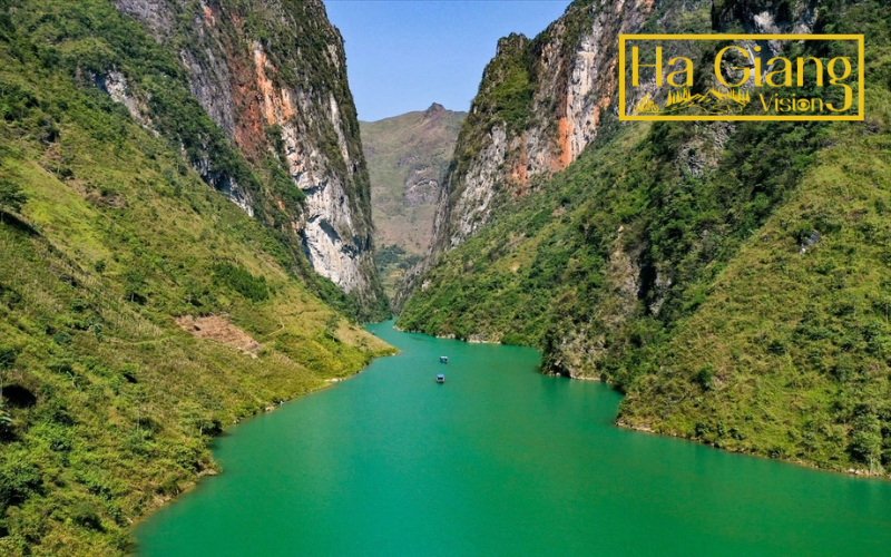 Nho Que River enriches Vietnam Ha Giang with turquoise waters and canyons.