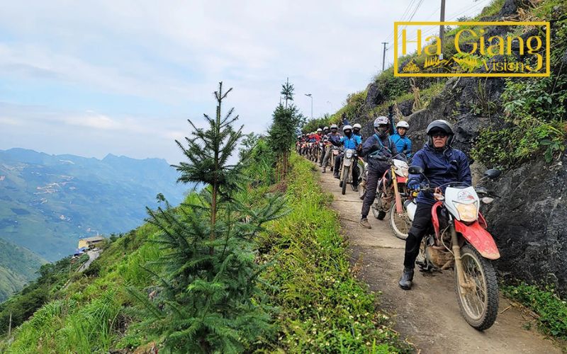 Heavy traffic and careless drivers make the Ha Giang Loop dangerous.