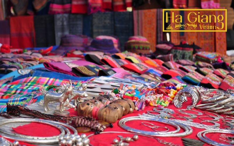 The weekend market in Hoàng Su Phì bursts with color and local energy.