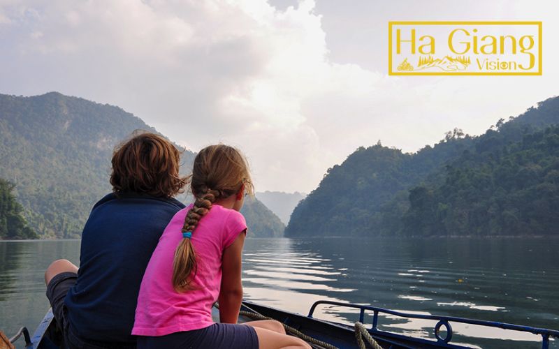 Tay villages blend cultural discovery with stunning Ha Giang mountain scenery.