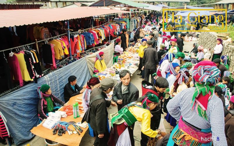 Explore vibrant local markets across Ha Giang to find the most authentic Vietnamese souvenirs and handicrafts.