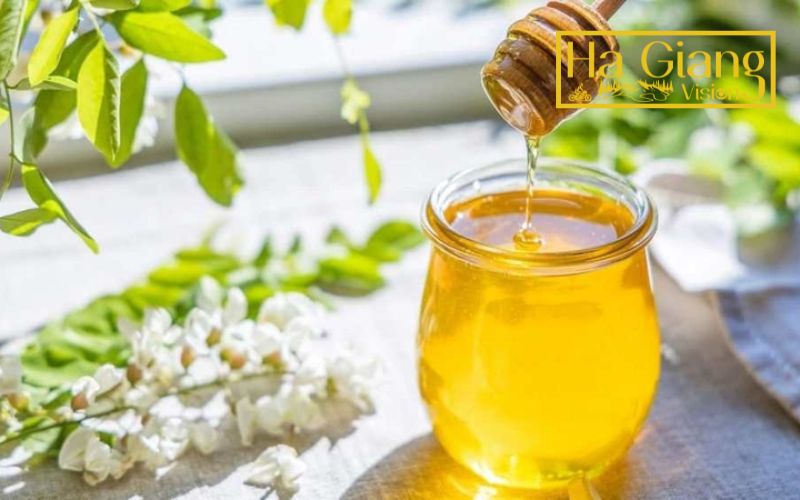 Mint honey from Ha Giang’s highlands is a flavorful Vietnamese souvenir with a natural, herbal twist.