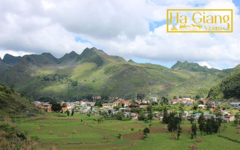 Sảng Pả A Valley is among Ha Giang’s hidden villages offering serene rice terraces and local life.