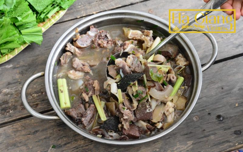 Thắng Cố in small family kitchens preserves authentic local recipes.