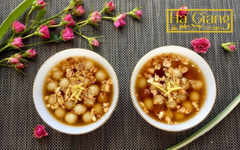 Hà Giang food charms with thắng dền, chewy rice balls in warm, sweet ginger syrup.