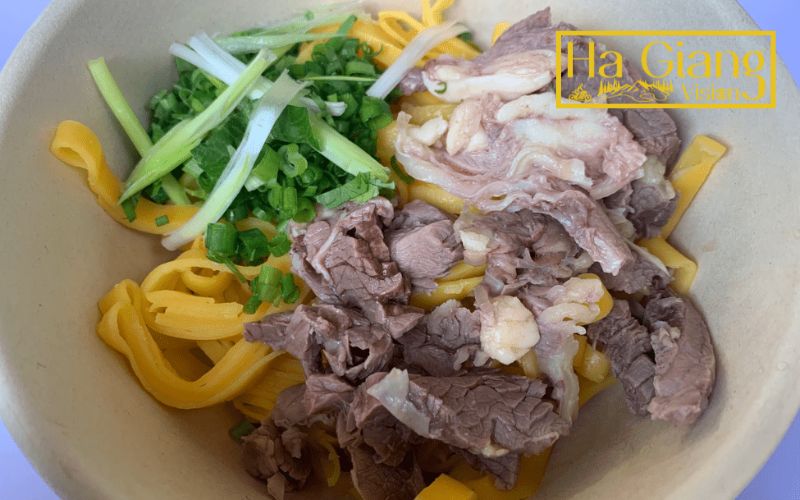 Hà Giang food features corn pho made from sweet, golden mountain corn noodles.