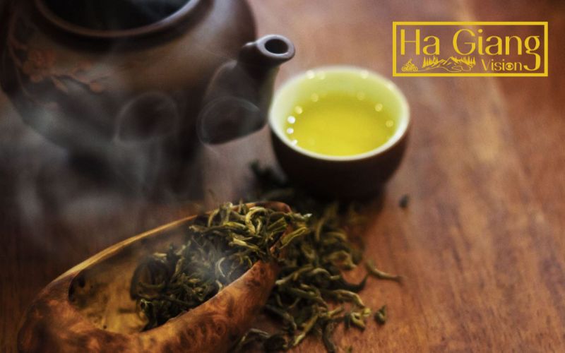 Hà Giang food traditions end gracefully with pure, aromatic Shan Tuyết tea.