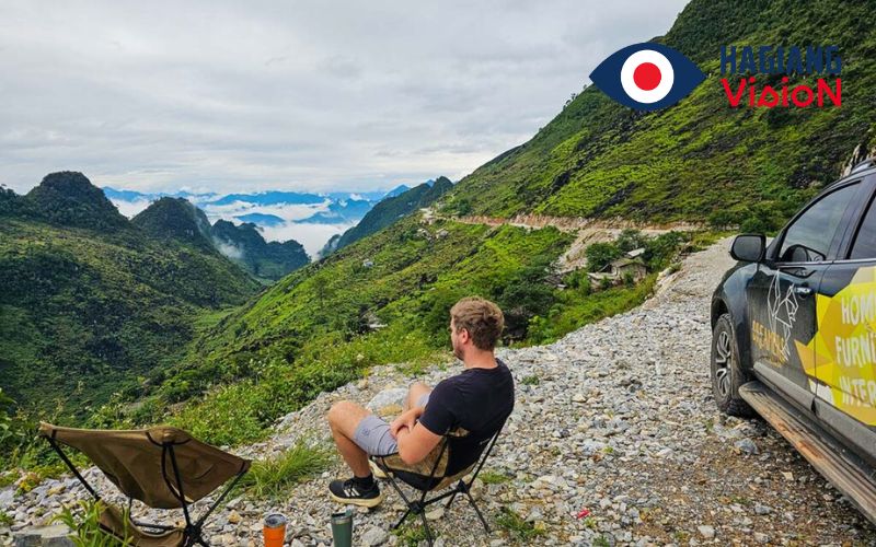 Private cars deliver a flexible Hanoi to Ha Giang transfer experience.