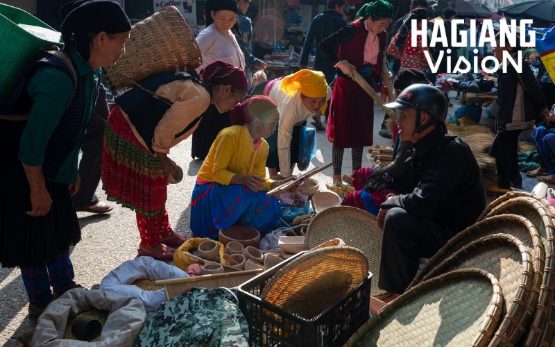 Meo Vac Market displays artisan-made textiles and traditional ethnic crafts.