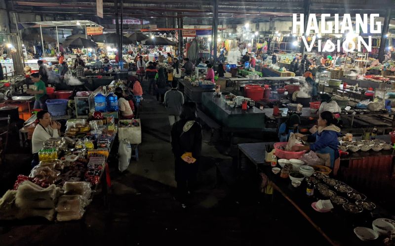 Meo Vac Market features diverse zones reflecting authentic highland lifestyles.