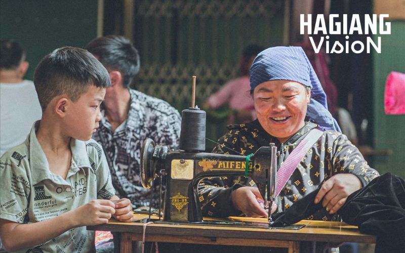Diverse ethnic communities gather at Pho Cao Market every week.