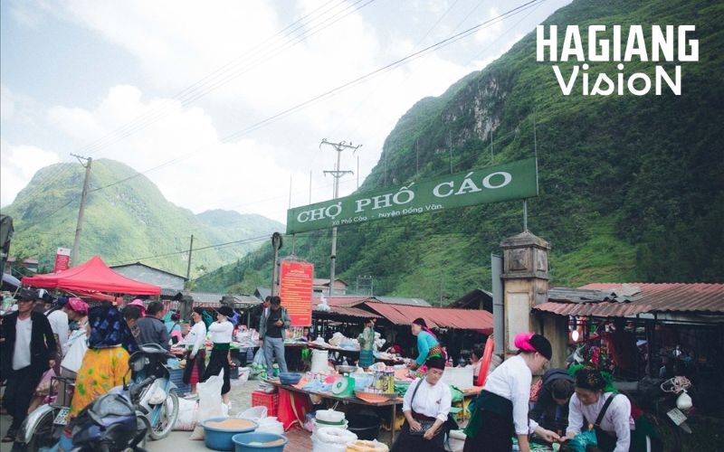 Travelers discover authentic highland culture and daily life at Pho Cao Market.