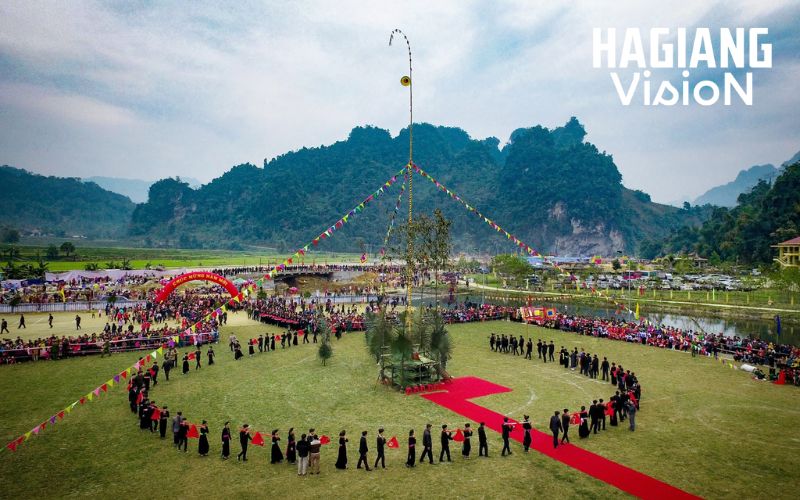 Communities celebrate Long Tong festival as a vibrant northern cultural tradition.