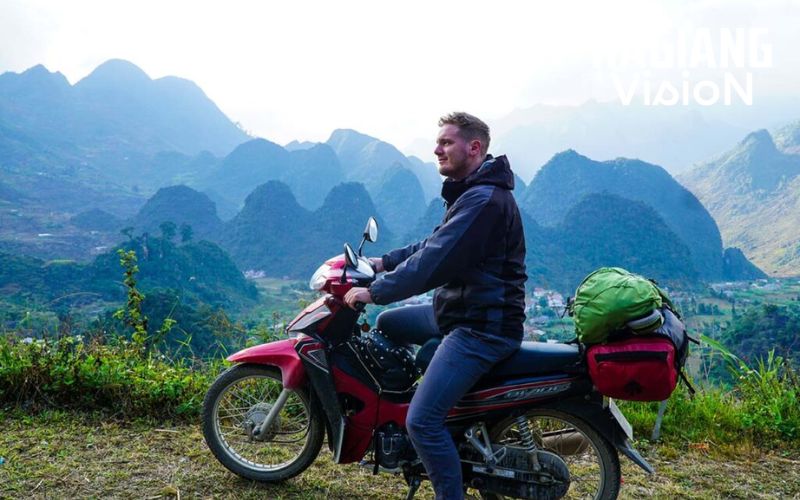 Ha Giang motorbike rental mistakes increase when bikes don’t match mountain terrain.