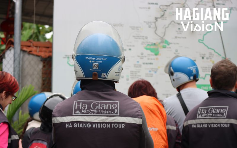 Book the best motorbike fast with a simple rental process.