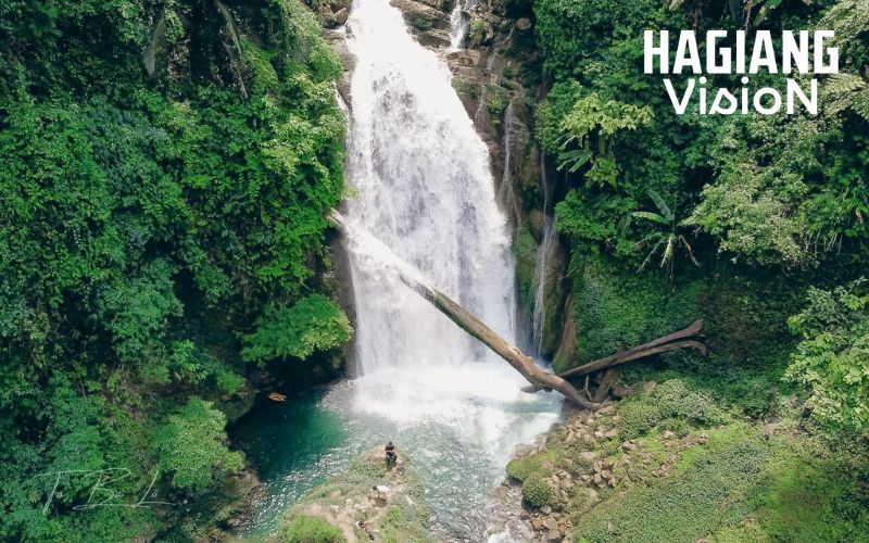 Ha Giang Waterfalls like Khau Lan feature crystal-clear spring-fed water