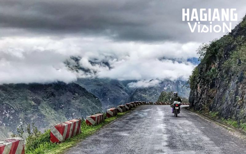 Ma Pi Leng Pass road riding challenges skills and rewards scenery