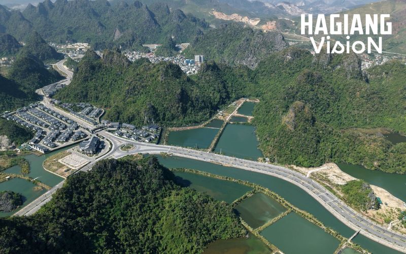 Ha Giang to Ha Long Bay route overview explains distance and travel
