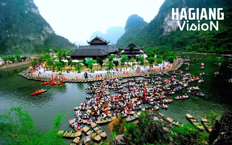 Ha Giang to Ninh Binh route overview explains distance and travel