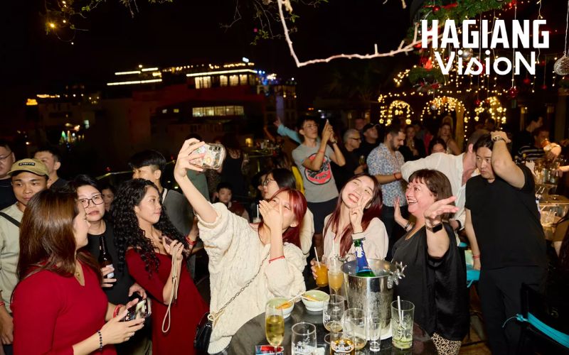 A Pup crawl in Ha Giang connects travelers through social energy