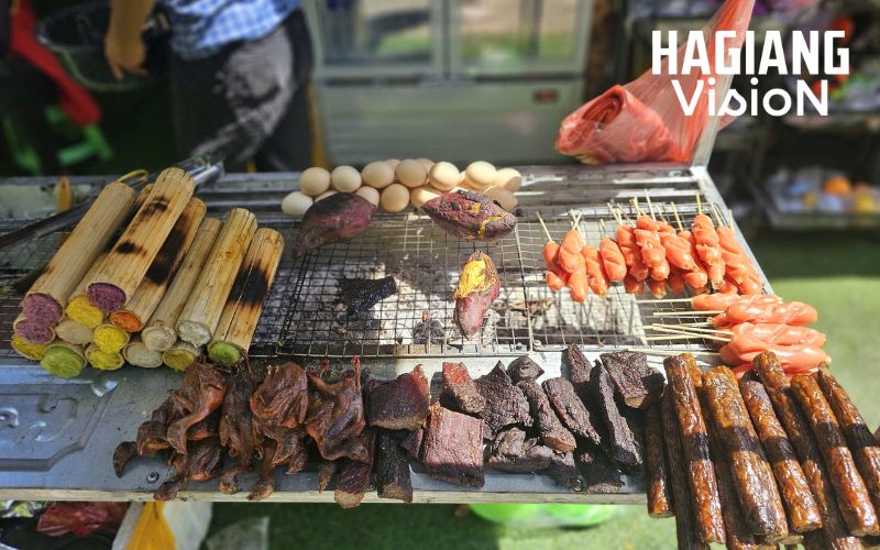 Lo Lo Chai Village offers local food and warm community experiences